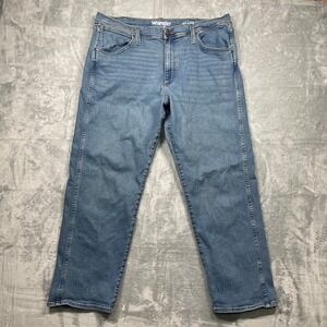Wrangler Mens Relaxed Fit Straight Leg Stretch Medium Wash Denim Jeans 38 x 30